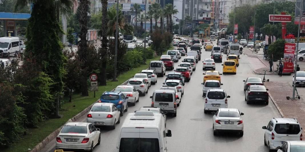 Zorunlu değilse bu saatlerde trafiğe çıkmayın 2